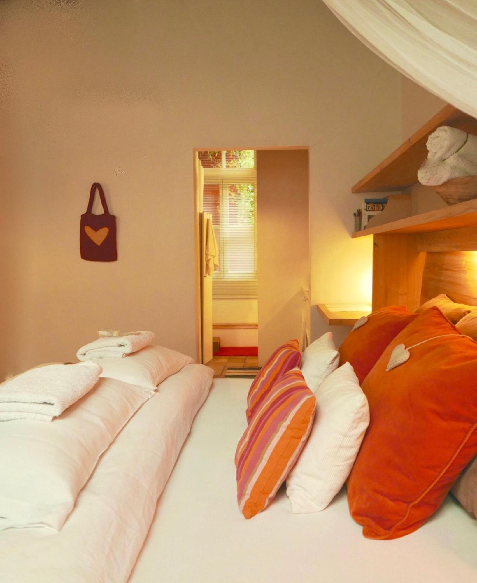 Heaven At 11, Your Deluxe Studio With Personal Bathroom, Kitchenette & Terrace 헨트 외부 사진